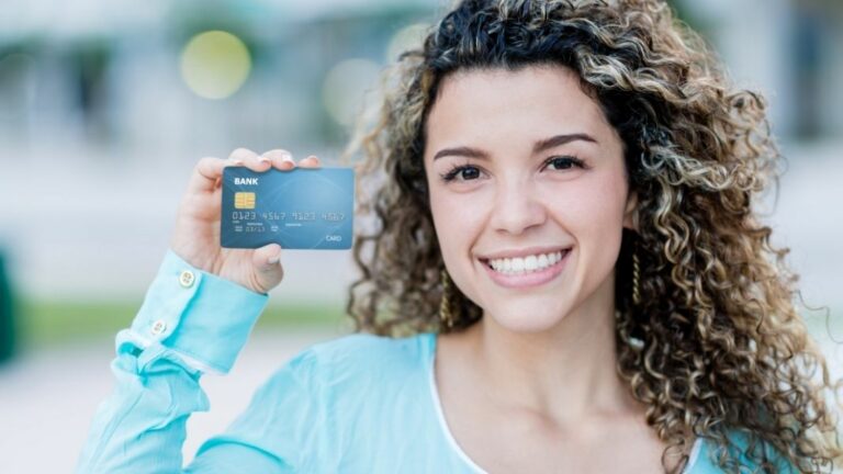 Consejos antes de solicitar tu primera tarjeta de crédito