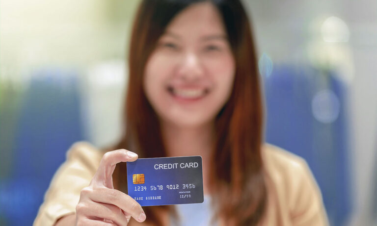 4 principales diferencias entre una tarjeta departamental y una tarjeta de crédito