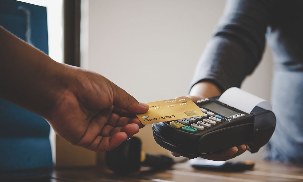 Cómo calcular compra en dólares con tarjeta de crédito