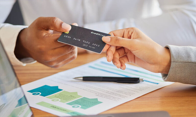Cómo administrar tu presupuesto usando tarjetas de crédito