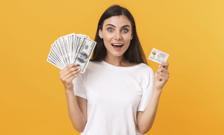 Cómo utilizar una tarjeta de crédito para obtener un préstamo rápido